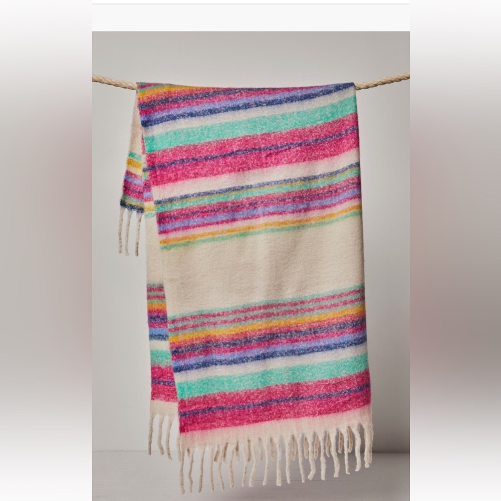 Free people throw